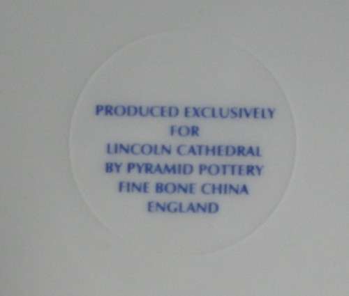 BLUE WILLOW SIDE PLATE 17 CM by PYRAMID POTTERY, ENGLAND