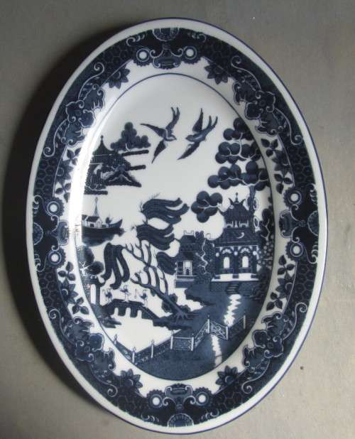 BLUE WILLOW OVAL PLATE 25 X 18 CM by JONES & MIDDELETON, ENGLAND