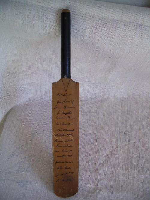 Old signed mini cricket bat by Australia vs South  Africa of the 1966/1967 tour  - read and look
