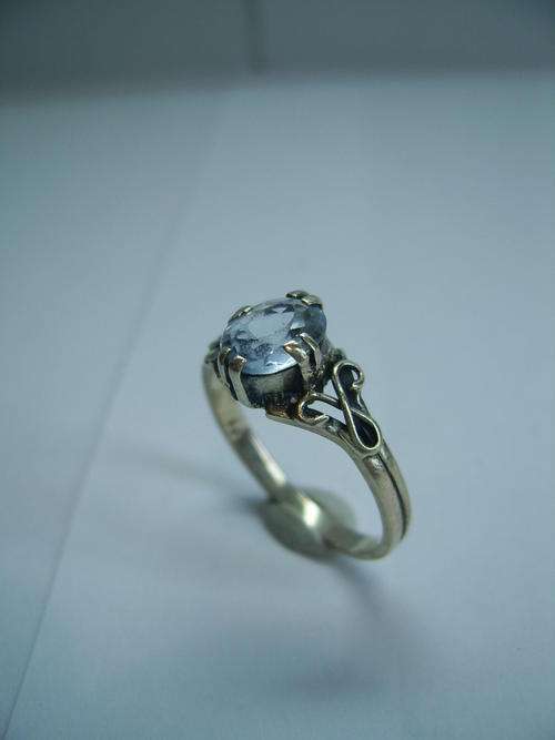 Antique 9ct Solid Gold Blue Topaz Ring - Crazy Auction - R1