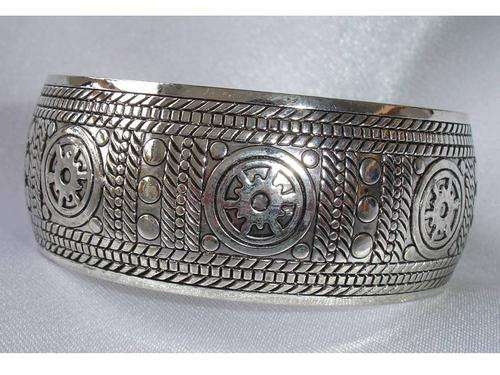 New Exotic Tibet Silver Cuff Style Bracelet