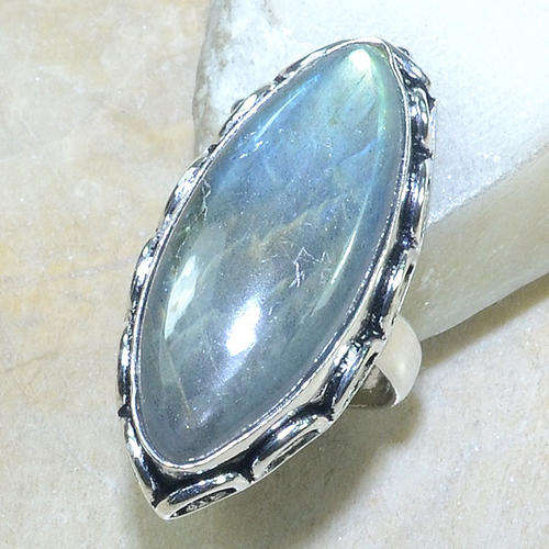 Mystical Labradorite Gemstone Handcrafted Fashion Ring 8ÃÂÃÂ½