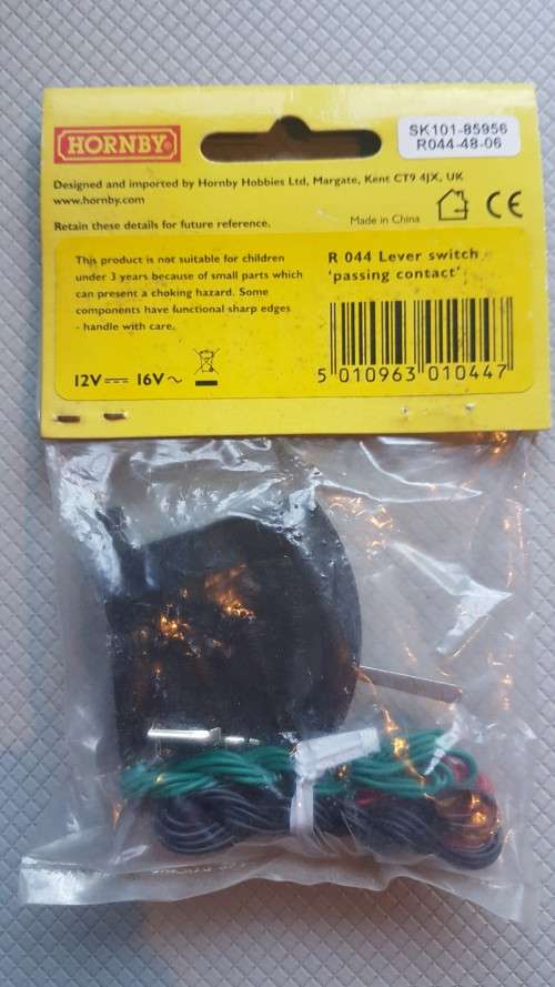 Hornby R 044 Lever Switch (passing contact)