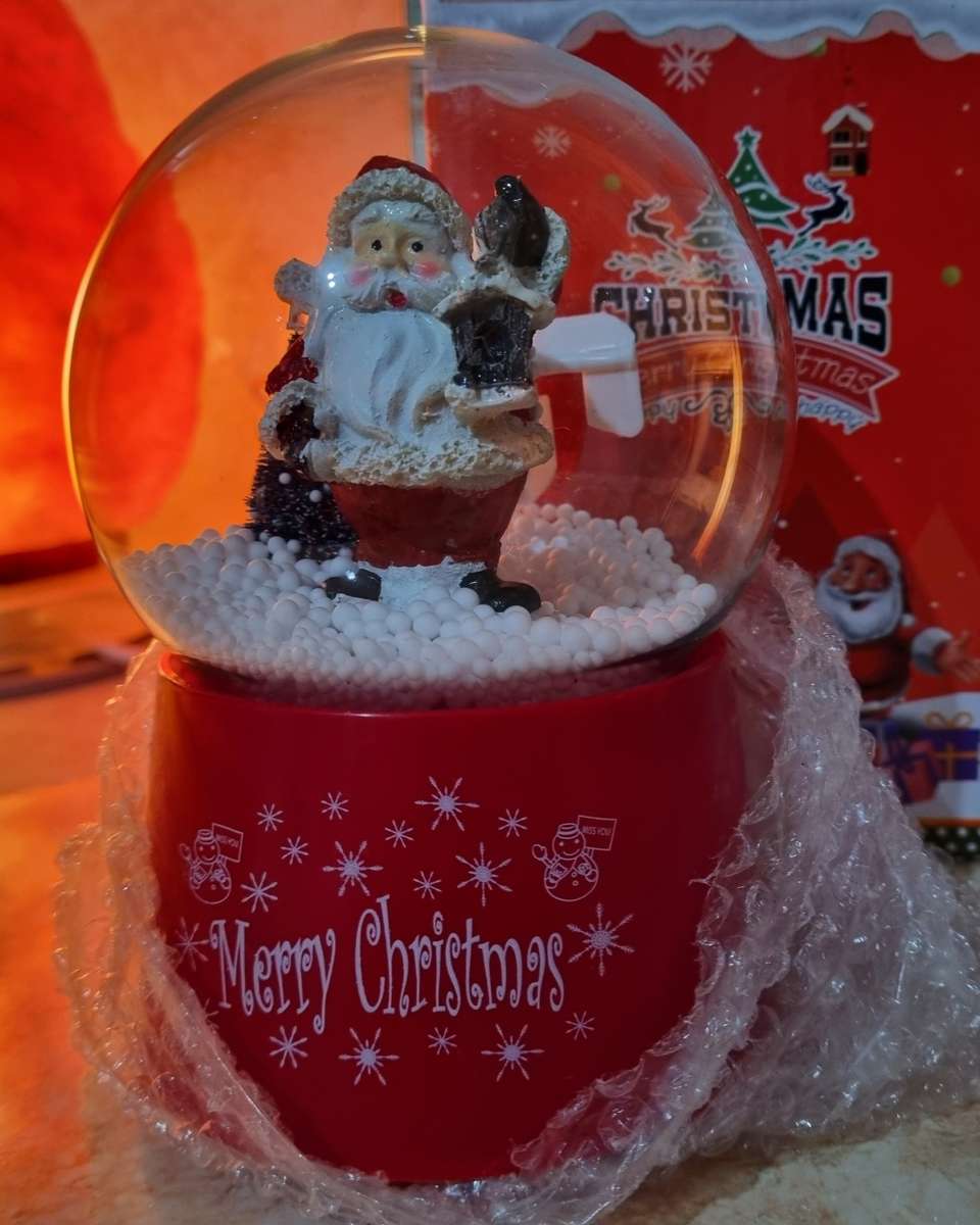Merry Christmas Snow Globe