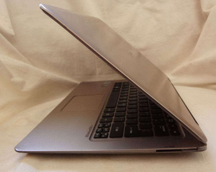 [BARGAIN] ACER ASPIRE S3 13.3", CORE i5, 500GB HD, 4GB RAM, WIN 7 PRO, CAM,ETC