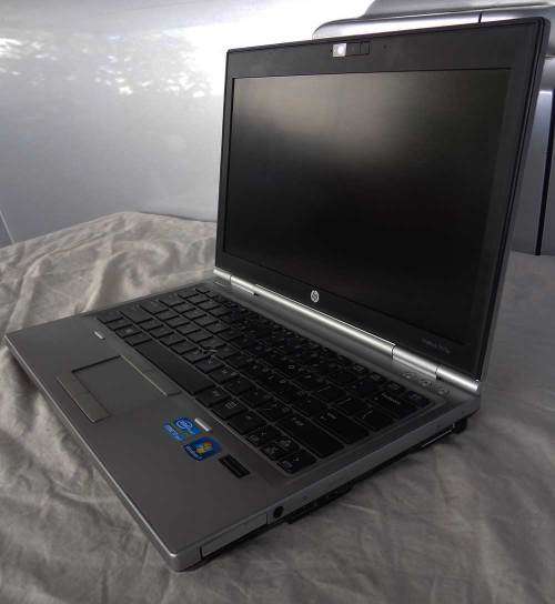 HP2570P CORE i7,  4GB RAM,  320GB HD, WIFI, CAM, MCR, WIN 10 PRO, ETC