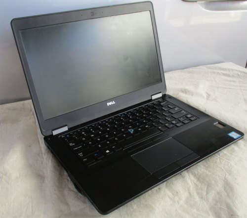 dell  L5580, 6th gen core i5,nvidia, 500gb hd, 8gb ram, wifi, 3g, cam, 15.6``, win 11 pro, etc