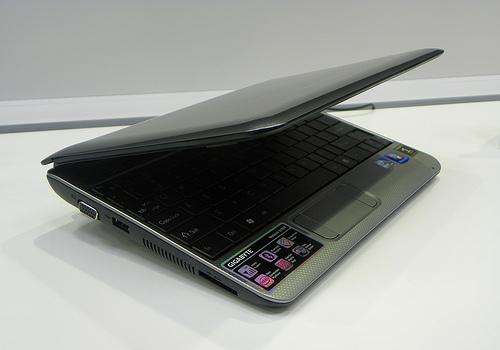 GIGABYTE 10.1" NETBOOK (LATEST MODEL) WIN7, 250GB HD, 1GB RAM, CAM