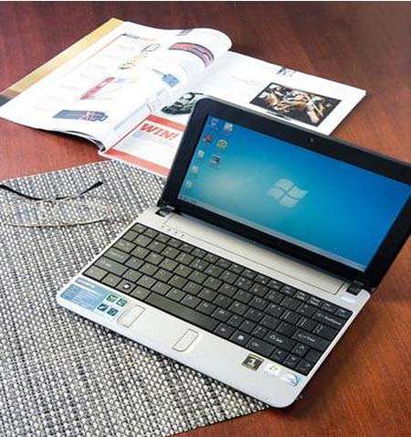 GIGABYTE 10.1" NETBOOK (LATEST MODEL) WIN7, 250GB HD, 2GB RAM, CAM