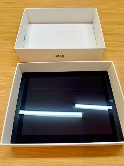 Apple iPad 4 16GB WiFi Cellular Black Boxed Liked New *No charger included*