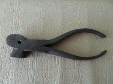 TOMKINS BLACKSMITH TONGS