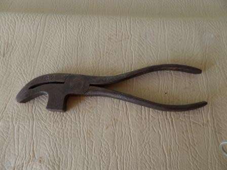 BLACKSMITH TONGS BY GEORGE BARNSLEY SHEFIELD ENGLAND