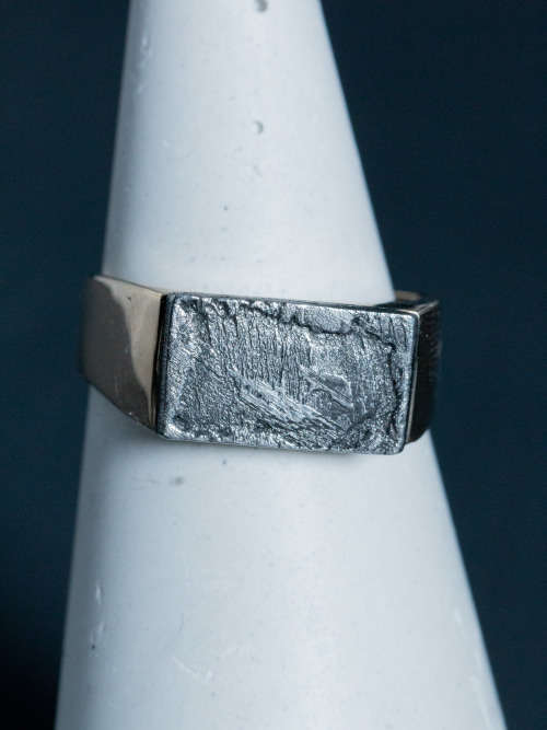 Seymchan Meteorite, Solid 9kt Yellow Gold Ring
