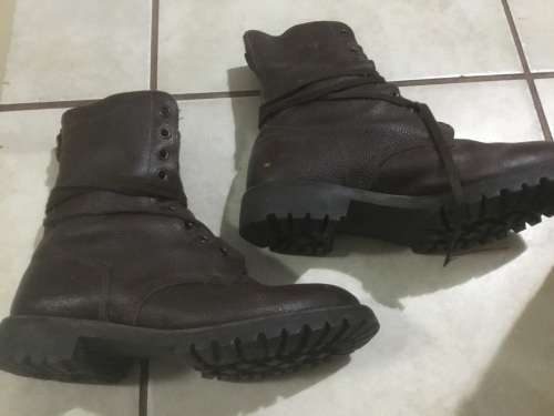 SADF MILITARY BOOTS ....SIZE 10 / 277