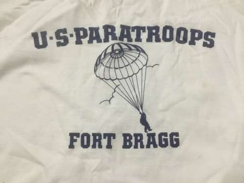 U.S PARATROOPERS FORT BRAGG ..T SHIRT M