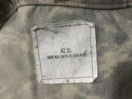 U.S MILITARY CAMO JACKET SIZE 42  XL