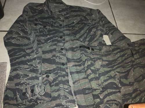 U.S TIGER STRIPES CAMOUFLAGE JACKET & TROUSER Size XL