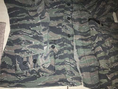 U.S TIGER STRIPES CAMOUFLAGE JACKET & TROUSER Size XL