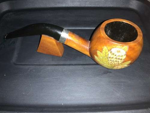 Tobacconist South Africa window display pipe & 12 pipes