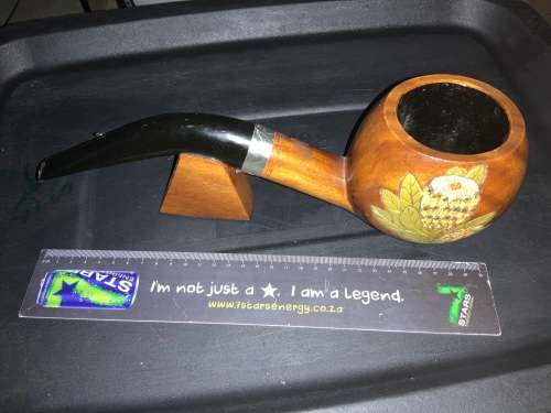 Tobacconist South Africa window display pipe & 12 pipes