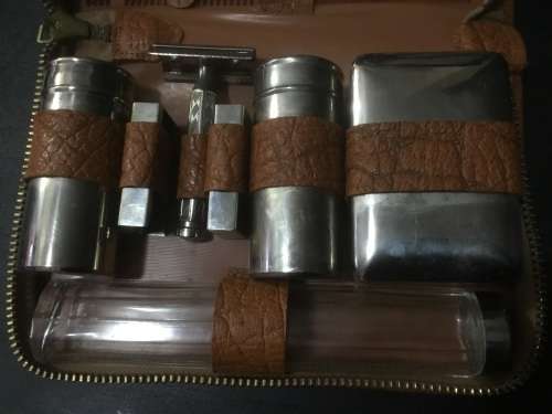 Gentlemen grooming accessories kit