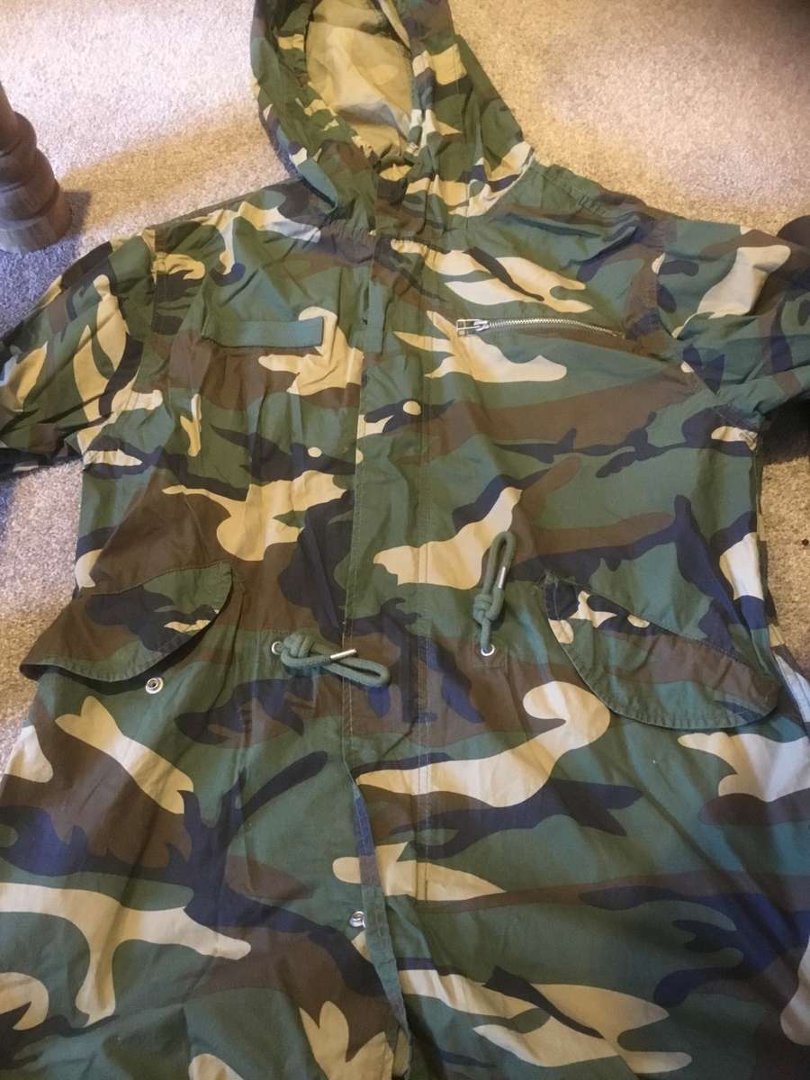 Light Weight  pull & bear camouflage Jacket size M
