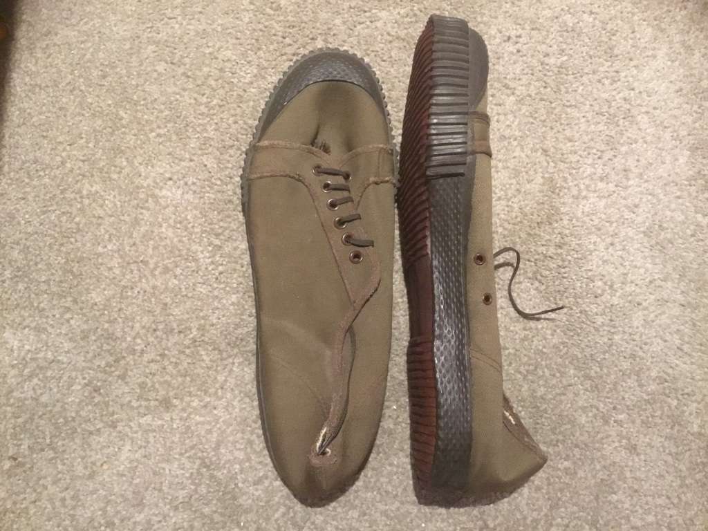 SADF takkies size 11