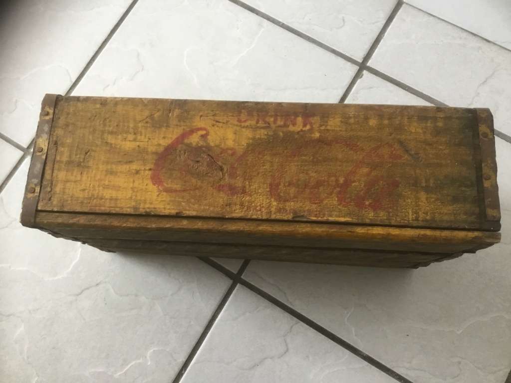 Original vintage coke Cala bottle rack