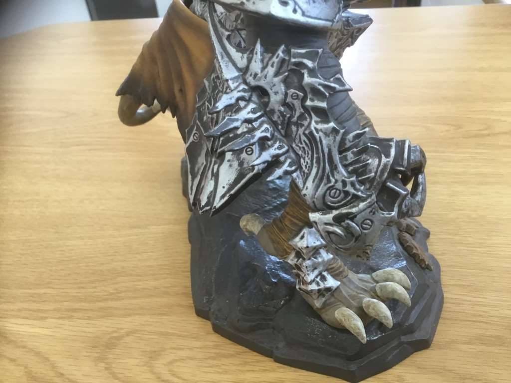 Genuine GUILDWARS Guild Wars 2 Collector`s Edition Charr Rytlock