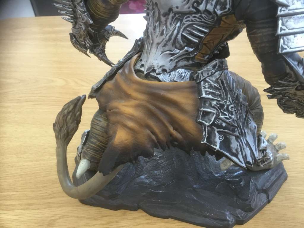 Genuine GUILDWARS Guild Wars 2 Collector`s Edition Charr Rytlock