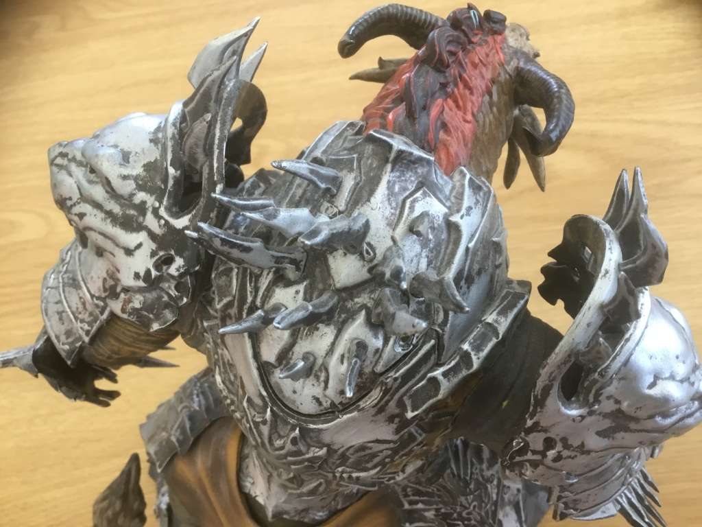 Genuine GUILDWARS Guild Wars 2 Collector`s Edition Charr Rytlock