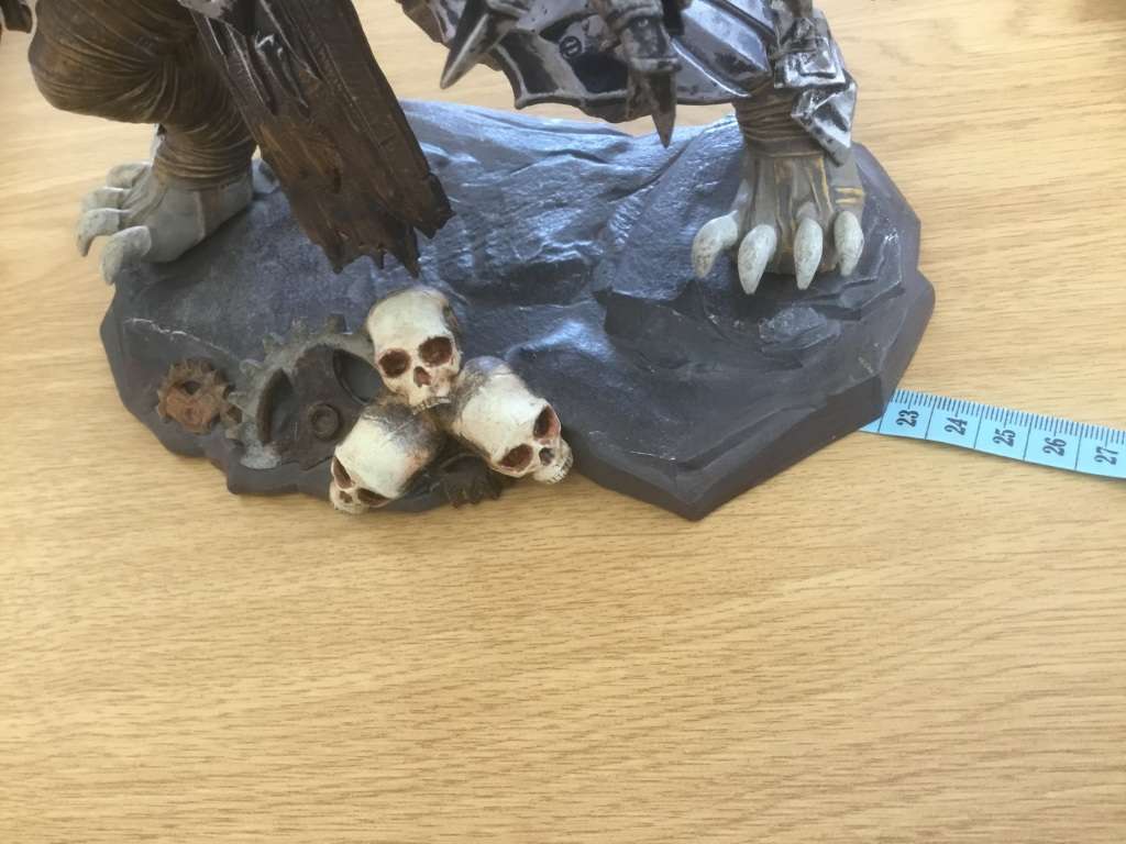 Genuine GUILDWARS Guild Wars 2 Collector`s Edition Charr Rytlock