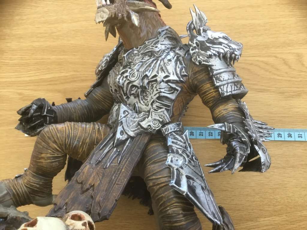 Genuine GUILDWARS Guild Wars 2 Collector`s Edition Charr Rytlock