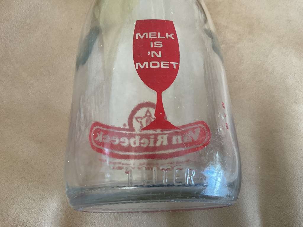 Vintage SA milk bottle van Riebeeck 1 L