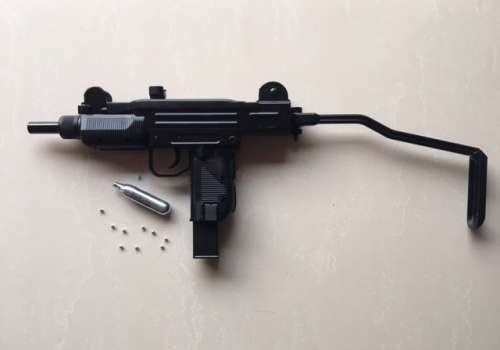 KWC UZI SUB-MACHINE GUN CO2 gas gun