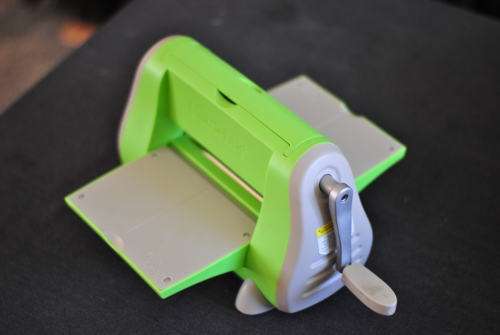 Provo Craft Cuttlebug Die Cutter and Embosser