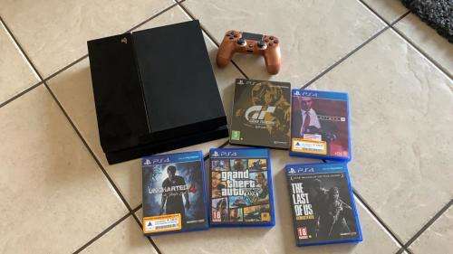 PS4 CONSOLE 500GB HDD INCLUDING 1X CONTROLLER