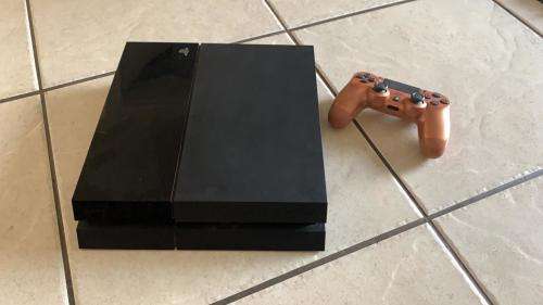 PS4 CONSOLE 500GB HDD INCLUDING 1X CONTROLLER