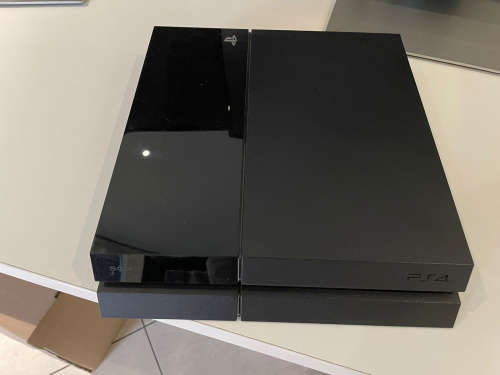 PS4 CONSOLE 500GB HDD INCLUDING 1X CONTROLLER + 3 GAMES