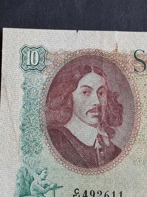 G Rissik R10 Note E/A (slight tear left side of note)