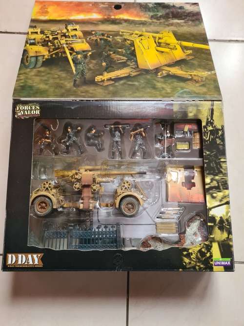 Forces of Valor German 88mm Flak Gun 1:32 Die Cast Metal D-Day Commemorative Series - as per photogr
