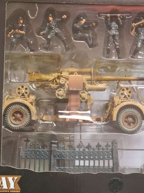 Forces of Valor German 88mm Flak Gun 1:32 Die Cast Metal D-Day Commemorative Series - as per photogr