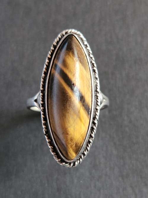 Vintage Sterling Silver Tiger`s Eye Ring 6.1 grams (total weight) - as per photograph