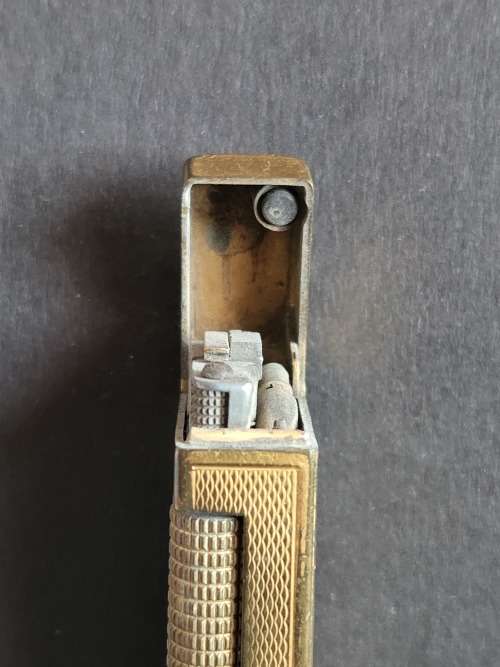 Dunhill Lighter made in Switzerland (needs flint and gas) - as per photograph