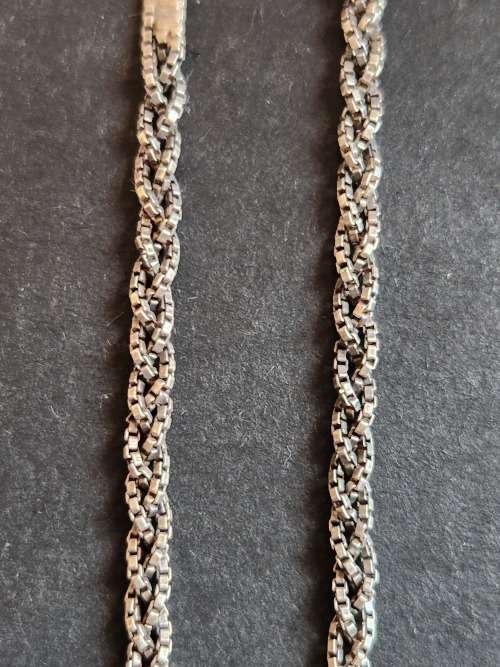 Sterling Silver Hand Chain 3.7 grams - as per photograph