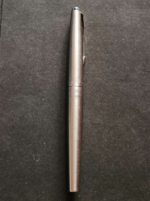 Vintage Parker 45 Fountain Pen (made in England) needs ink (engraving) - as per photograph