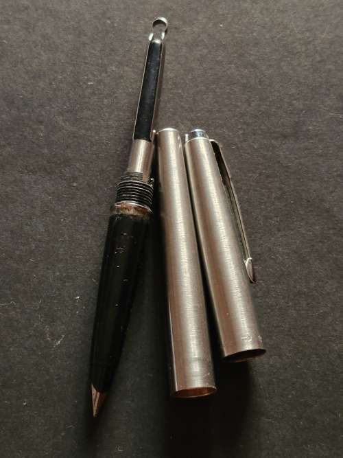 Vintage Parker 45 Fountain Pen (made in England) needs ink (engraving) - as per photograph