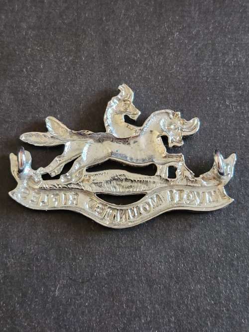 Umvoti Mounted Rifles Cap Badge (white metal) - as per photograph