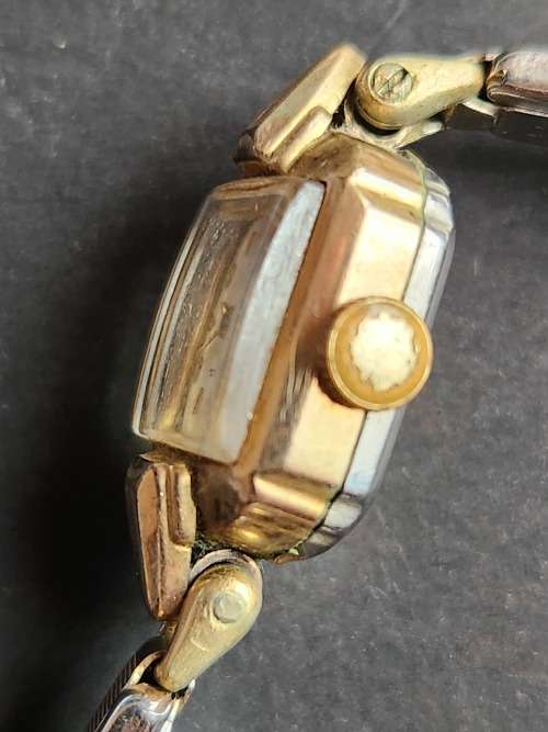 Vintage Ladies Berg 17 Rubies Mechanical Wrist Watch (not working) - as per photograph