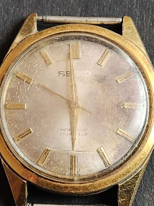 Vintage Men`s Seiko 17 Jewels Watch - missing winder (not working) - as per photograph